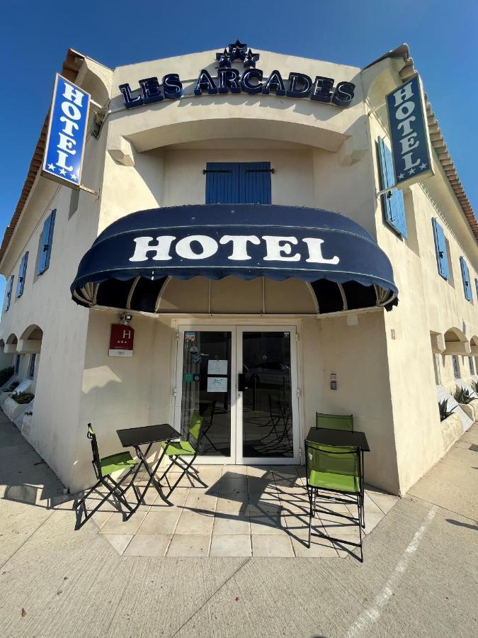 Hotel Les Arcades Сент-Марі-де-ла-Мер Екстер'єр фото